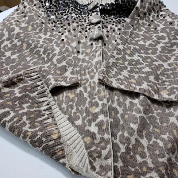 NWT Sequin animal print cardigan / chic sparkle knit topper – women’s - Picture 9 of 12